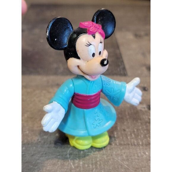 Oriental kimono Minnie Mouse Disney toy figure - Picture 2 of 5
